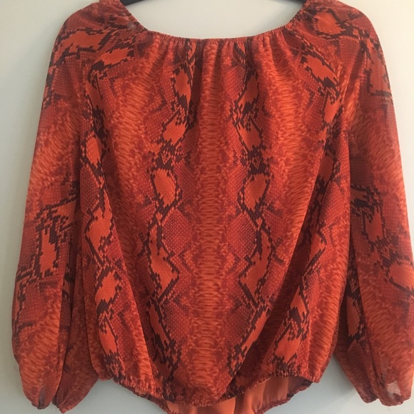 Vince Camuto Snake Print Off the Shoulder Top - Picture 6 of 8